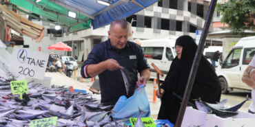 Rize'de Palamut Bolluğu Balıkçı Tezgahlarında Fiyatları 50 Liraya Kadar Düşürdü