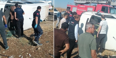 Adıyaman'ın Samsat ilçesinde devrilen minibüsteki 12 kişi yaralandı