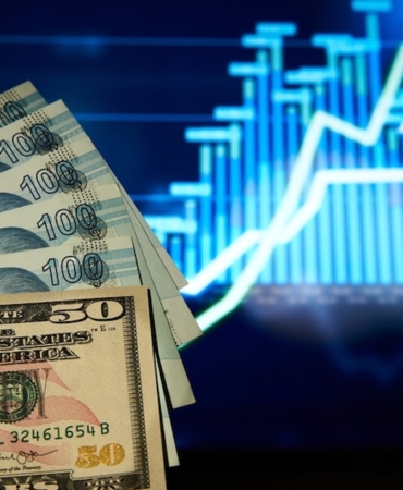 Dolar Kuru Yeni Haftaya 49,1630 Lira ile Tarihi Zirvede Başladı