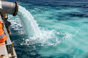 İngiltere'de Deniz Suyuna Alkali Madde Eklenerek Karbondioksit Tutma Kapasitesi Araştırılıyor