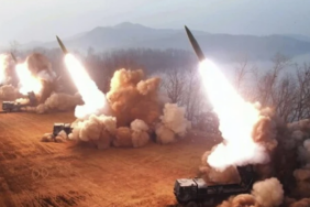 Kuzey Kore Japon Denizi'ne Balistik Füzeler Fırlattı